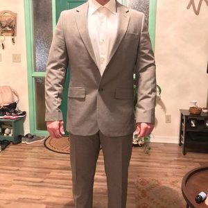 BRAND NEW- Men’s Apt 9 Modern Fit Grey Suit!